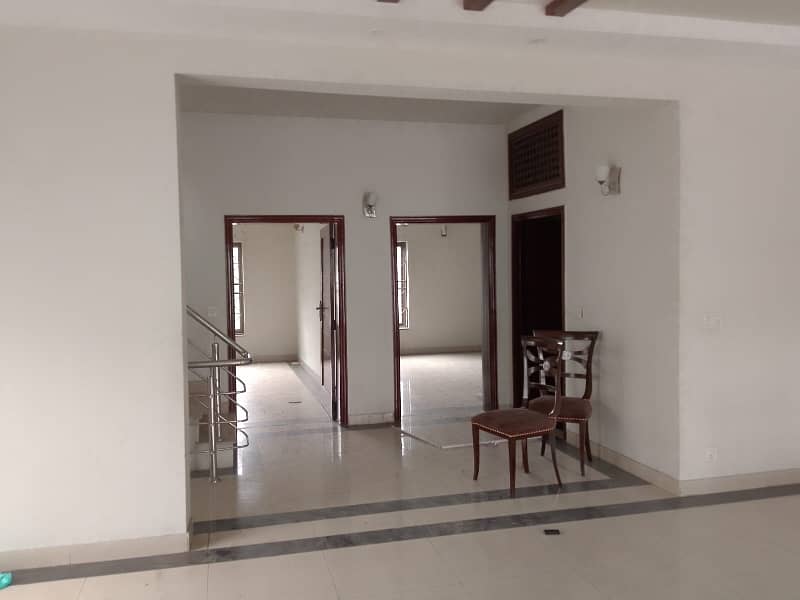 20 MARLA DOUBLE STORY HOUSE AVAILBLE FOR RENT FOR SOFTWARE OFFICE USED 16