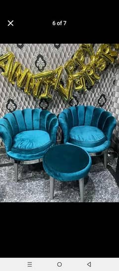 Wide Velvet Chairs Set