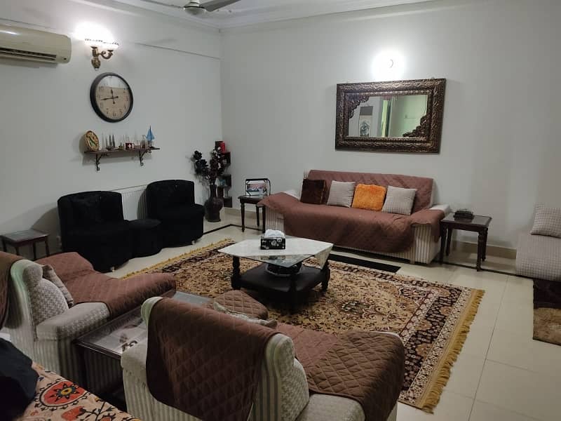 4 Bedroom With Servants Quarters 3600 Executive Apartment Flat In F 11 Available For Rent 4th 2nd Floor 4