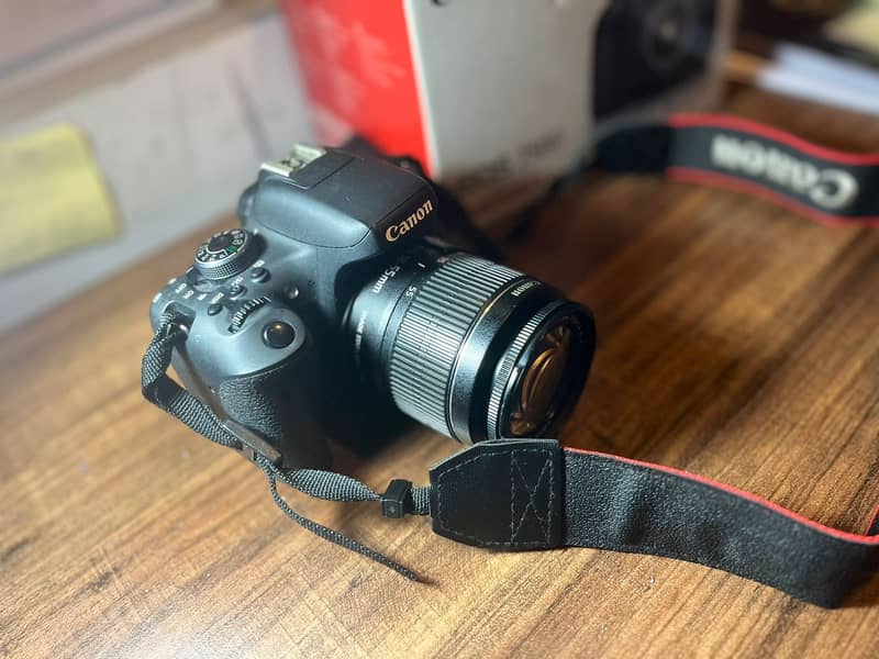 Canon 750D with Kit Lens - Like New Condition 14