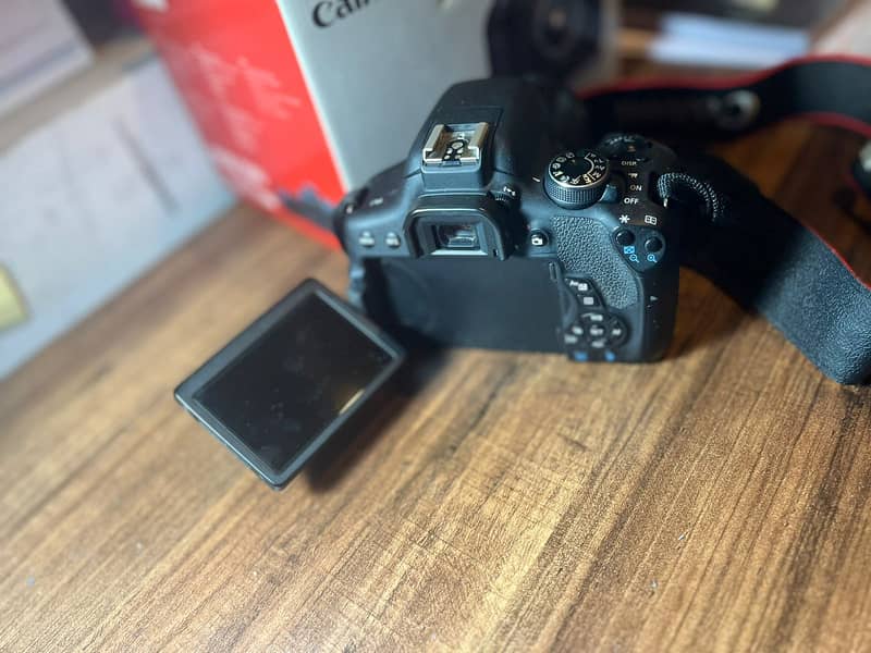 Canon 750D with Kit Lens - Like New Condition 15