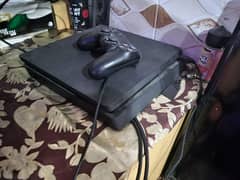 PS4 1TB storage with 2 controllers 1 orignal one after market