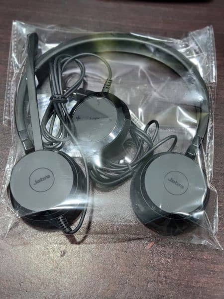 Jabra Evolve 20 Ms Noise Cancelation USB Headset for Calling. 0