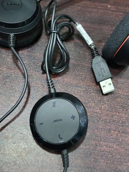 Jabra Evolve 20 Ms Noise Cancelation USB Headset for Calling. 4