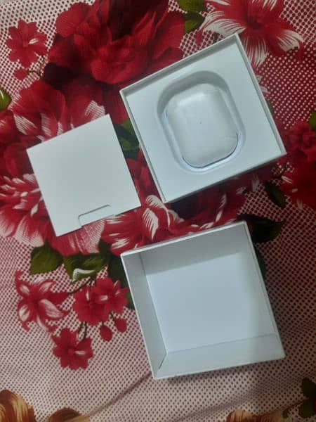 Airpods pro 2 with cleaning kit and cover 4