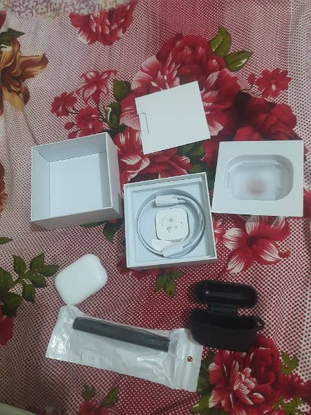 Airpods pro 2 with cleaning kit and cover 8