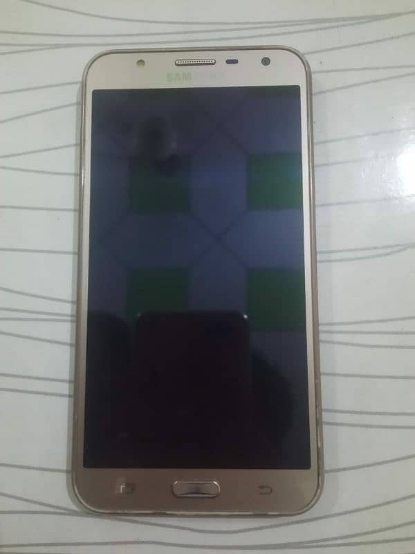 Samsung j7 core 1