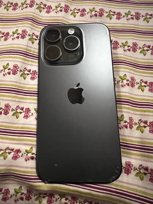 IPHONE 15 pro BLACK TITANIUM 256gb JV 0