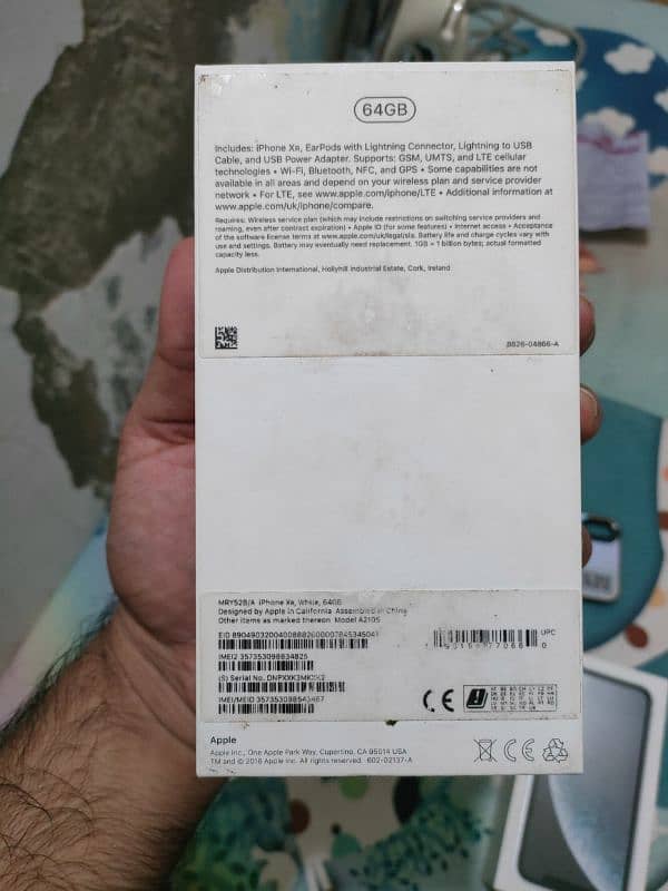 iPhone XR factory unlocked with original box and accessories 7