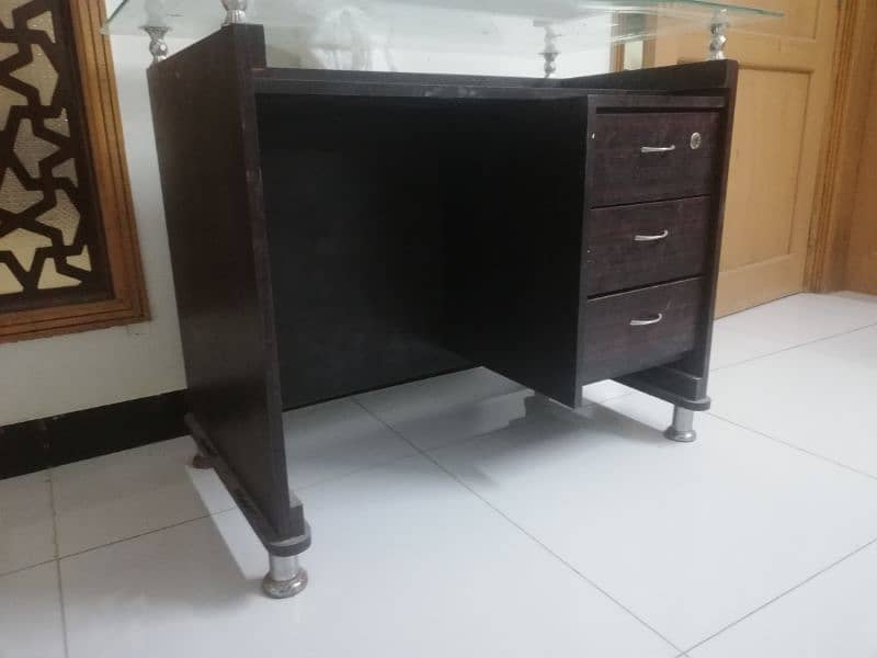 compact office table 3