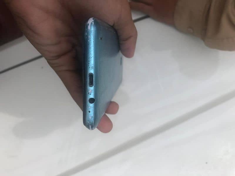 tecno spark 6go 2