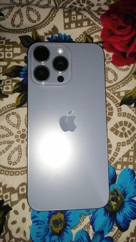 iPhone 15 pro max natural titanium 0