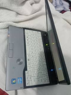 fujitsu mini labtop i3 very good conditions and rate