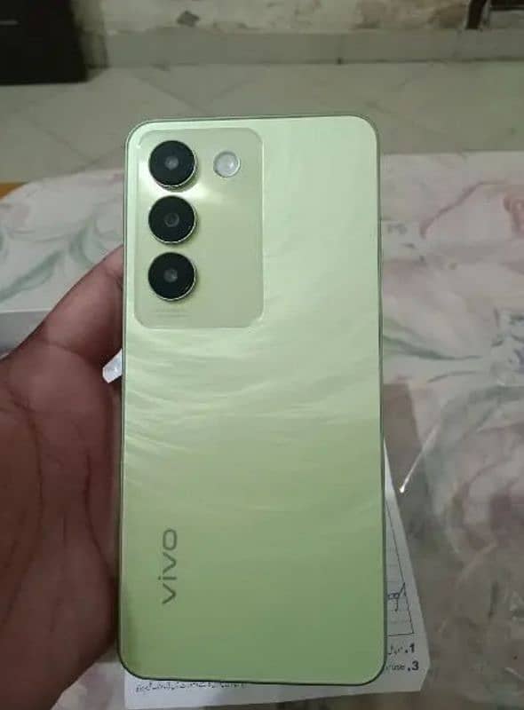 Vivo Y100 8÷8GB Ram 256GB Storage Lush Condition 10/10 0