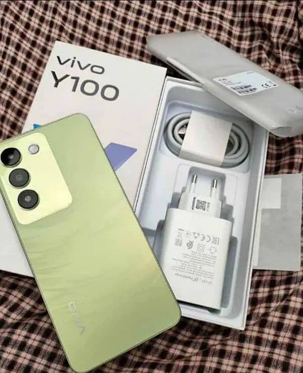 Vivo Y100 8÷8GB Ram 256GB Storage Lush Condition 10/10 3