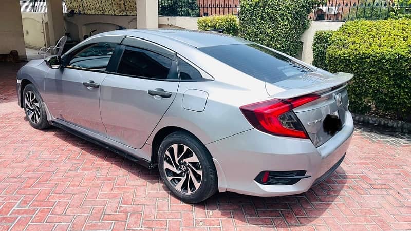 Honda Civic Oriel 2017 4