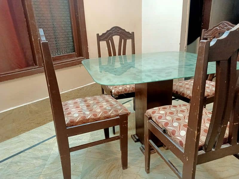 dinning table 4chair . 3seater sofa set. mirror stand 1