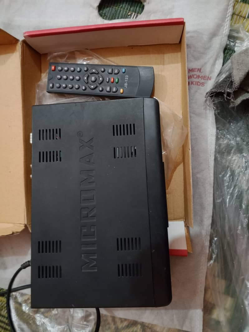 Dish Receiver for Sale call 03064300325 1