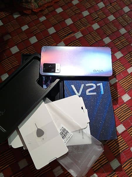 Vivo V21 4