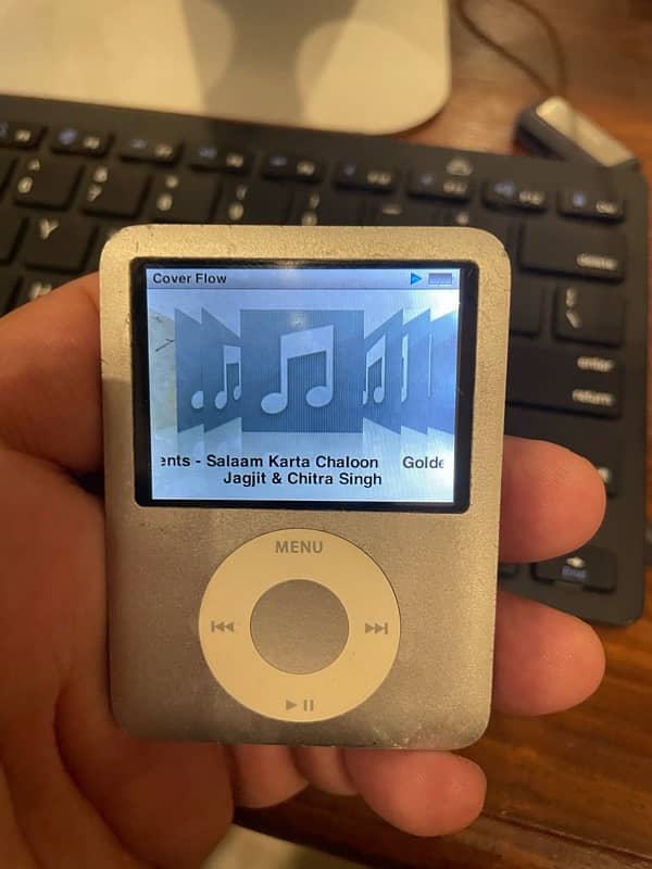 Apple iPod Nano 3rd Gen 3