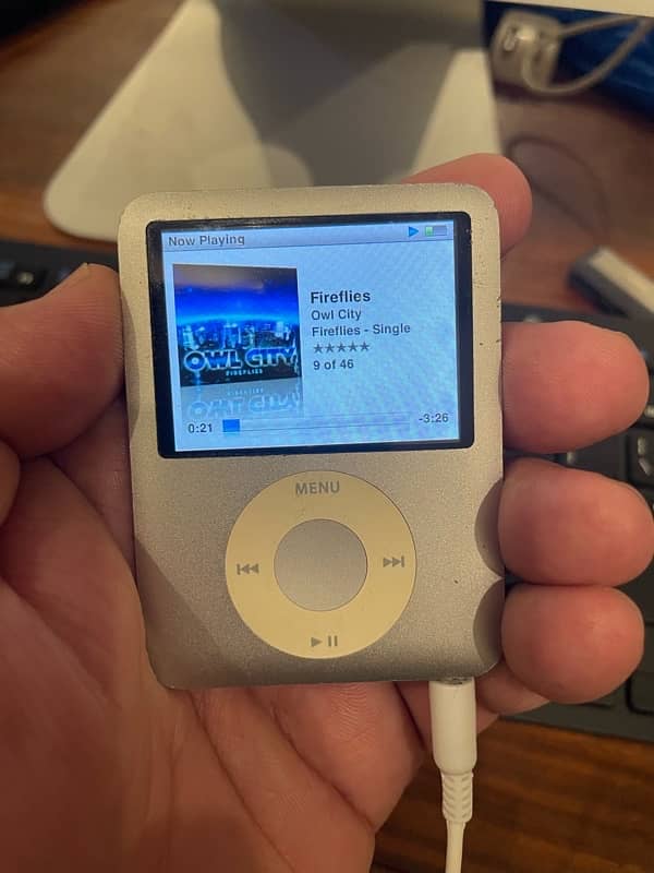 Apple iPod Nano 3rd Gen 4