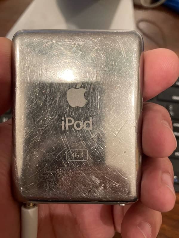 Apple iPod Nano 3rd Gen 8