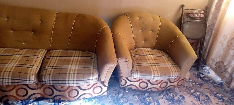 7 Seater Sofa set for sell: 0302-2709429. 3