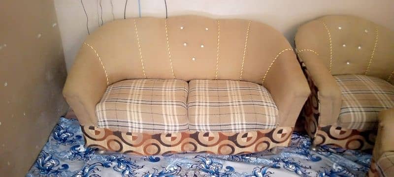 7 Seater Sofa set for sell: 0302-2709429. 4