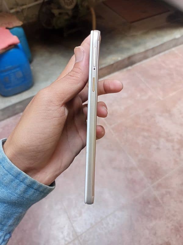 oppo f1s 4/32 4