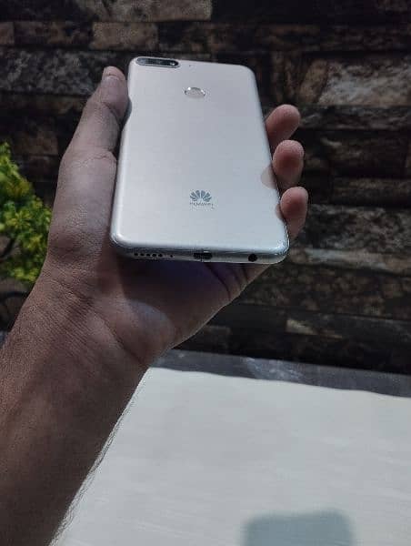 Huawei y7 3+32GB 03209540820 8