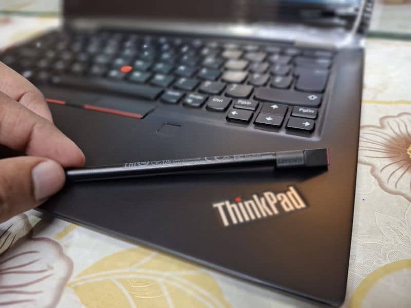 Lenovo ThinkPad Yoga x390 Stylus Pen
Core i5
8th Gen
RAM 8GB 256GB SSD 7