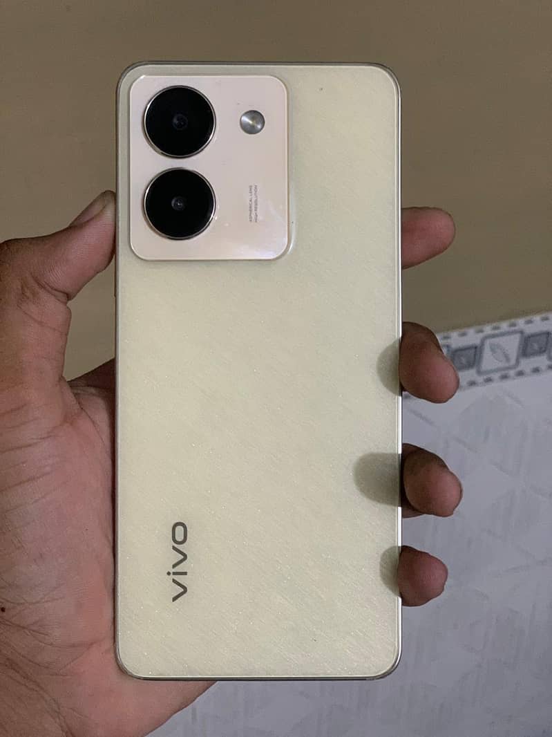 Vivo y36 4