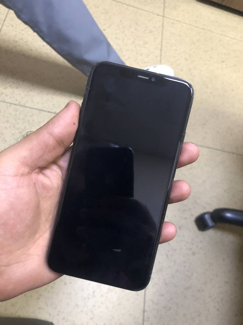 Iphone 11 pro max PTA HK 3