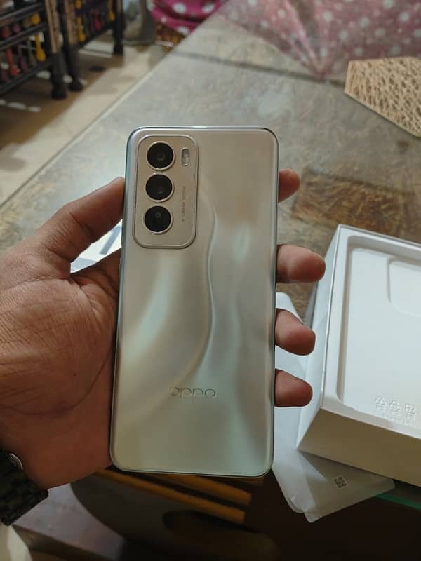 oppo reno12 5G 0