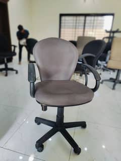 Good Condition Revolving Office Computer Chairs 0