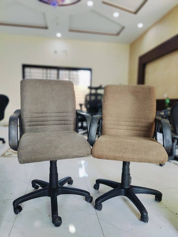 Good Condition Revolving Office Computer Chairs 5