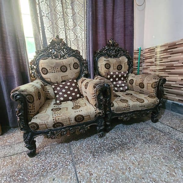 5 seater chiniote sofa set available for sale 1