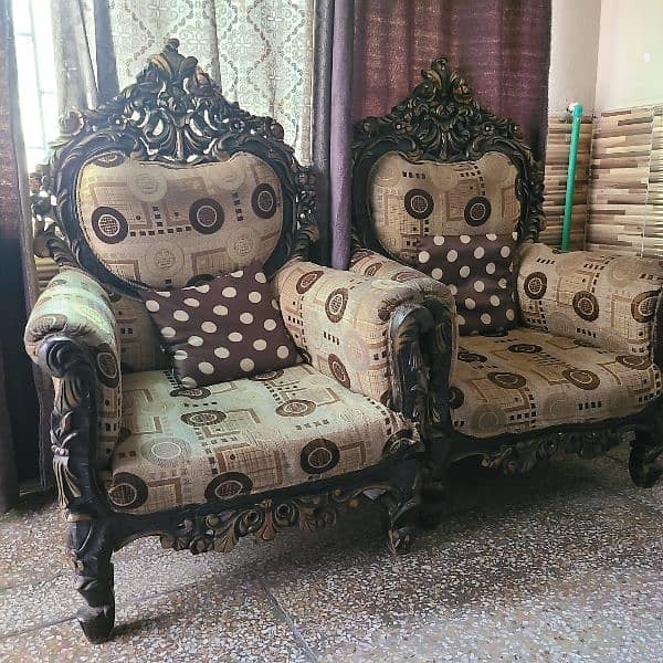 5 seater chiniote sofa set available for sale 4