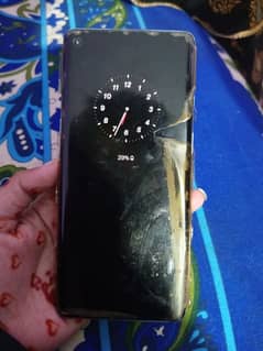 10/10 phone ha bas girne ki waja sw glas brk h orignal chrg k sath