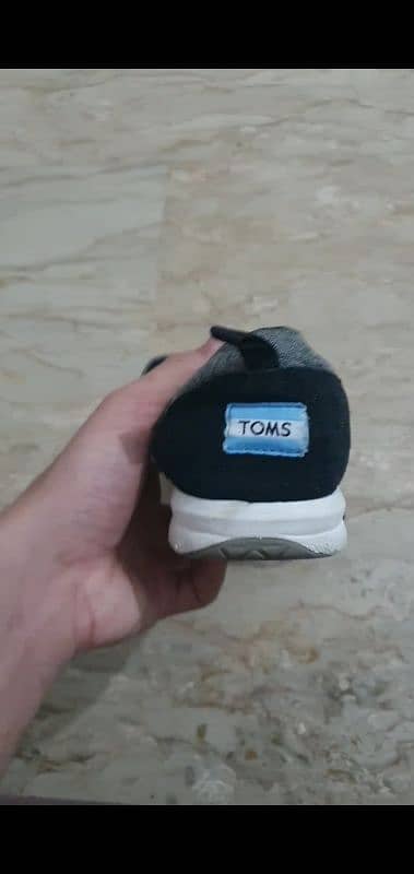 TOMS ORIGINAL SHOES 2