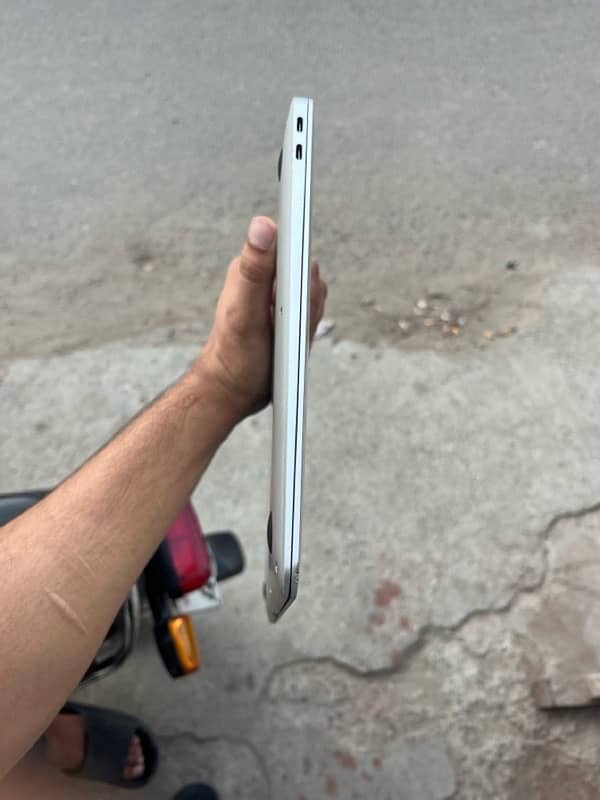 Macbook Air 2019 8/256gb 1