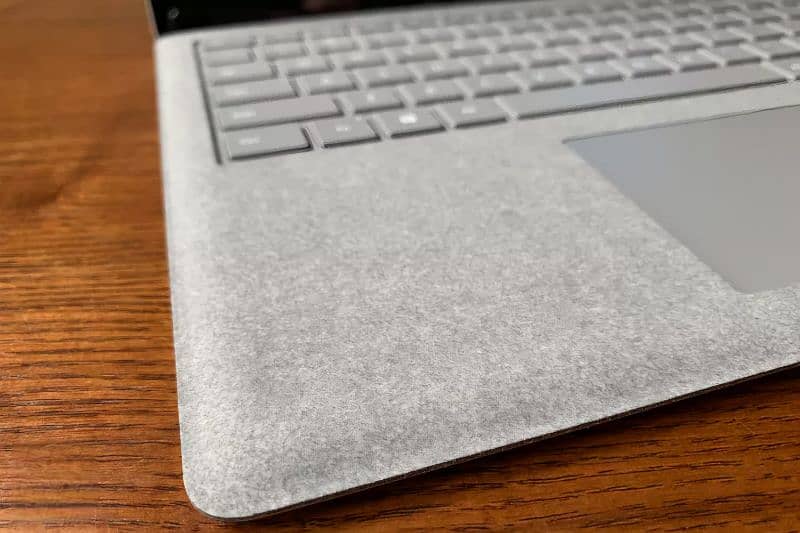 Microsoft Surface Laptop 2 4k Touch 4