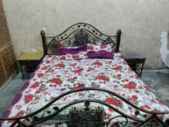 King size iron bed