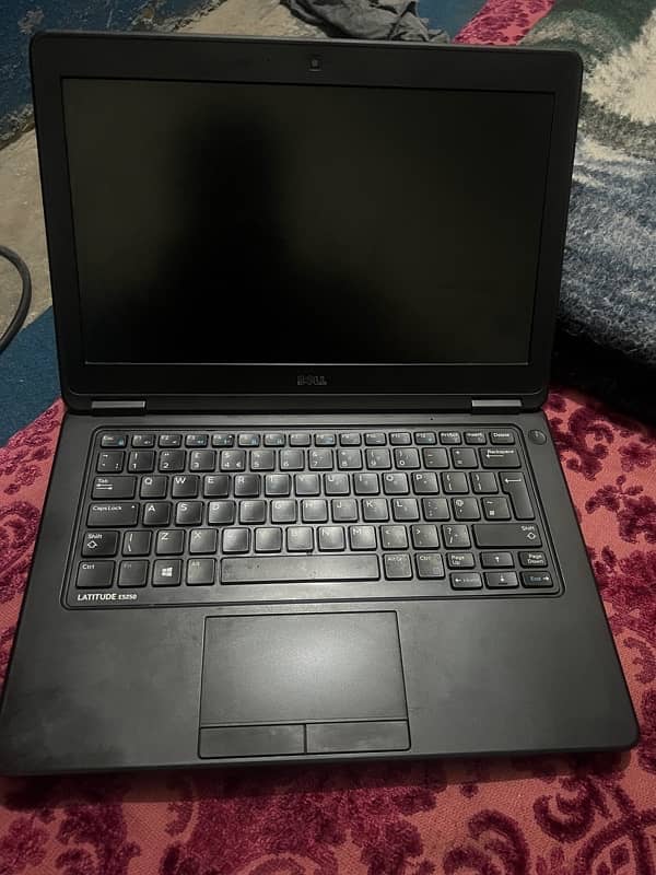 Dell latitude E5250 i3 5th gen 5