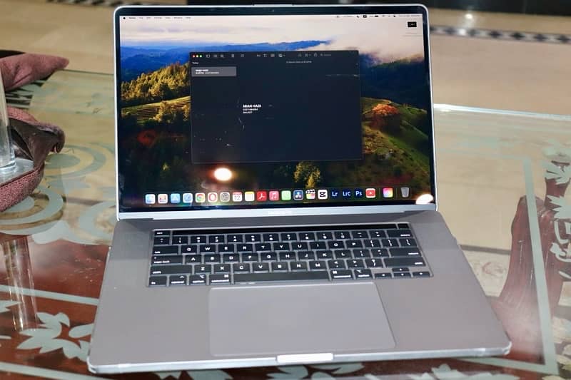 Apple MacBook Pro 2019 i9 1