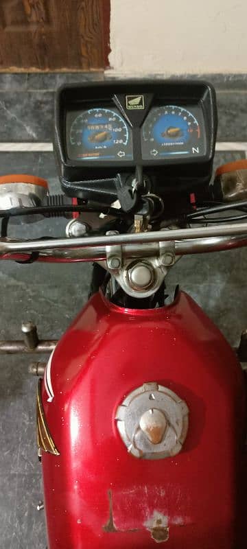 "Honda CG 125 in Excellent Condition - Ready to Ride!" 4