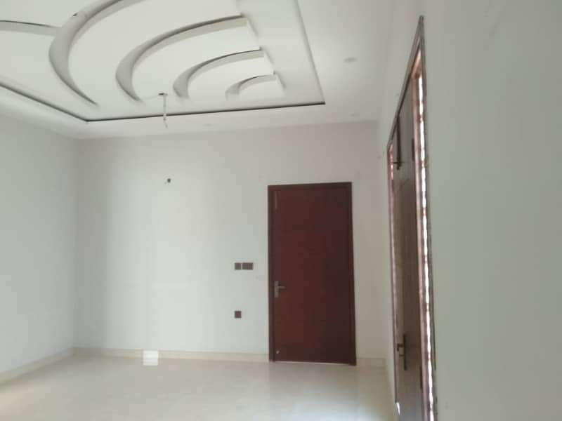 400 Square Yard 1st Floor portion With Rooftop Available For rent in Jauhar Block 3-A 16