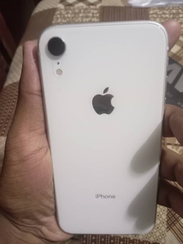 iPhone XR non pta factory unlock white colour True Tone okay 5