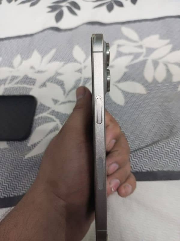 Iphone 15 pro max natural titanium 256gb jv non pta 4