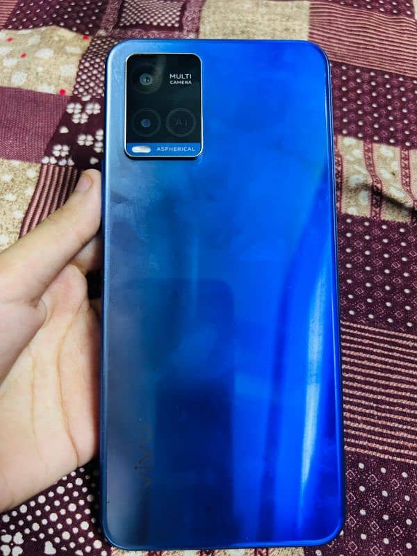 vivo y21 condition 10by10 with box with charger  urgent sale 1